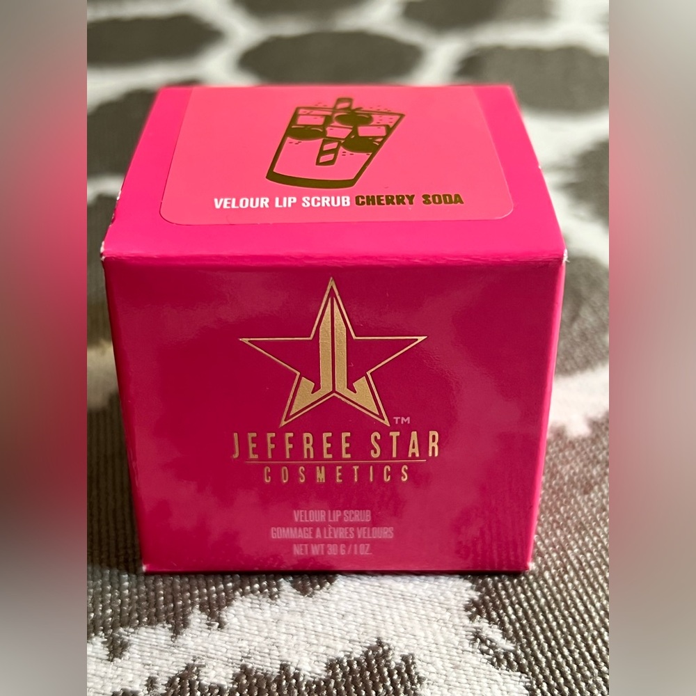 Jeffree Star Cosmetics Velour Lip Scrub - Cherry Soda